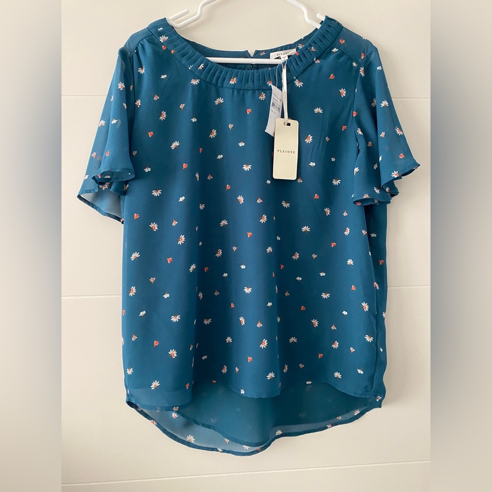 NWT Pleione Cute Turquoise Blouse With Floral Print